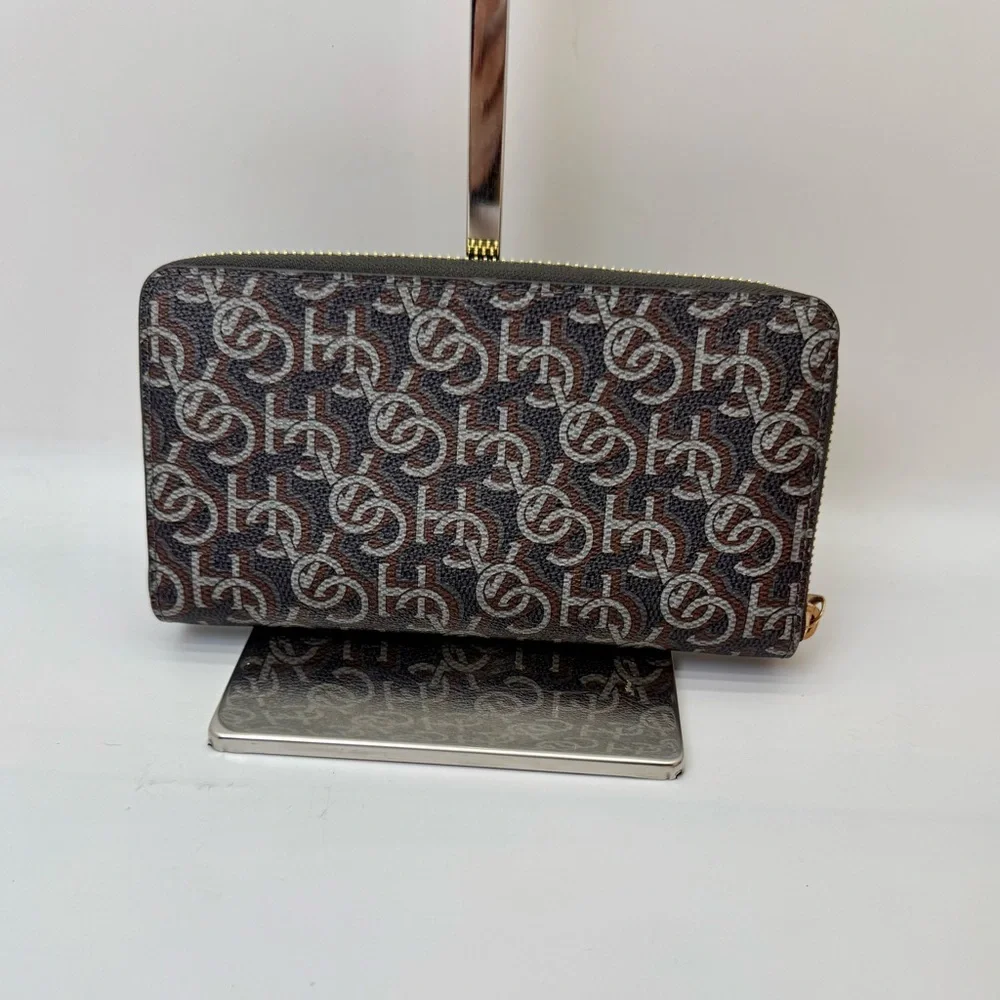 Coach Signature Long Zip-Around Wallet‎ in Brown / Red